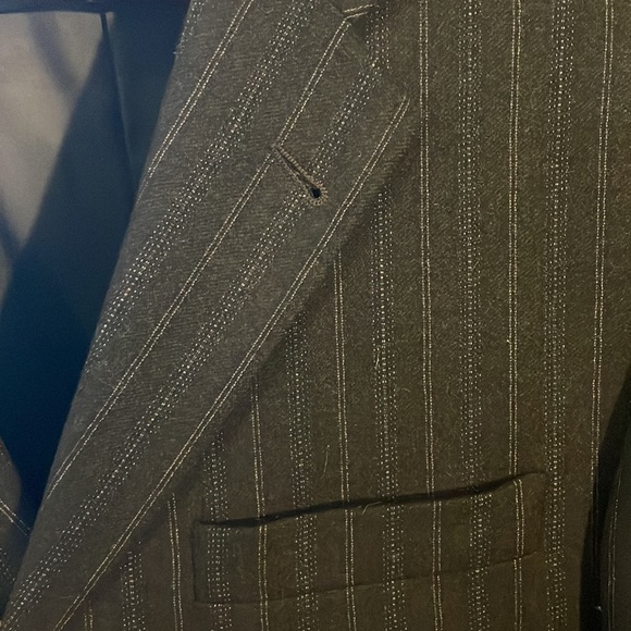 Burberry Wool & Cashmere suit. 40R Jacket. Pants. 30-32. - Picture 4 of 4